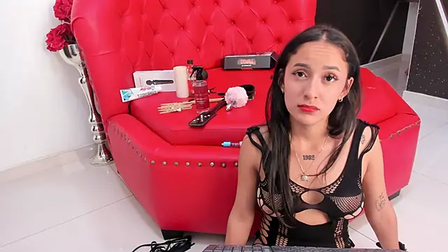 SARAFOXX  online show from 02-20-25, 05:51