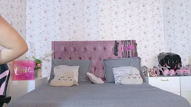 AvrillThomas online show from 10-16-25, 04:30