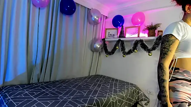 susyy7 online show from 12-04-25, 07:33