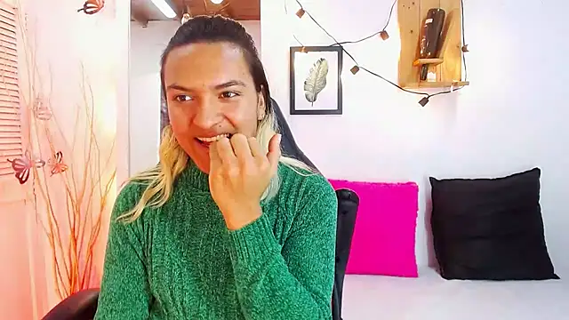 aslyhernandez 7 online show from 01-29-25, 11:51