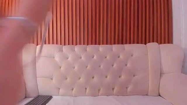 Snapshot of RosarioCruzz chatting on 06-20-26, 05:49 RosarioCruzz online show from 06-20-26, 05:49