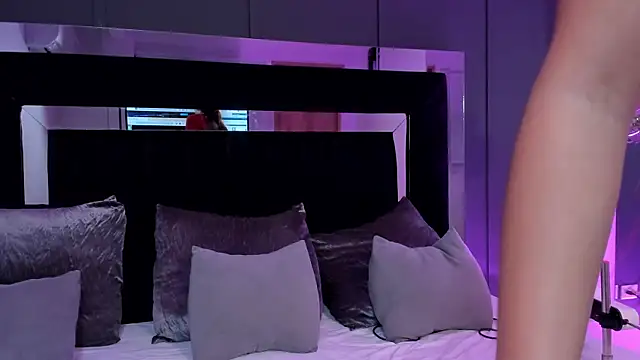 shaina vasquez online show from 02-15-26, 11:56