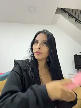  miaquevedo  online show from 04-13-26, 12:21