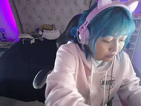 Shaddycute  online show from 02-15-25, 09:59