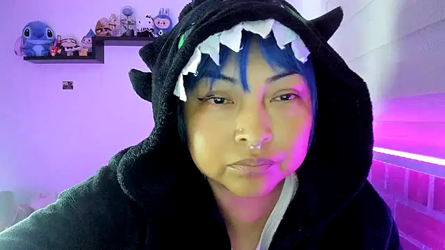 Shaddycute  online show from 11-19-25, 05:07