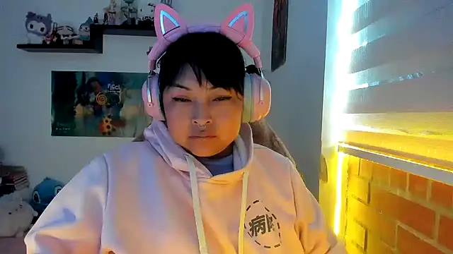 Shaddycute  online show from 02-24-26, 01:31