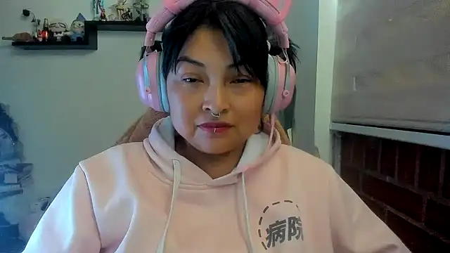 Shaddycute  online show from 04-14-26, 03:18