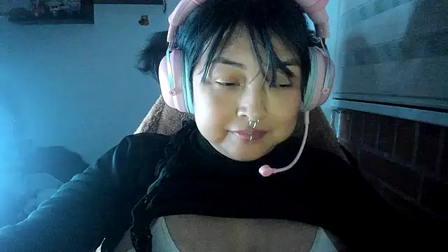 Shaddycute  online show from 04-21-26, 01:42