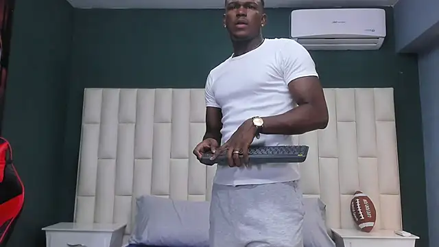 Snapshot of Troykhalil chatting on 01-21-25, 10:41 Troykhalil online show from 01-21-25, 10:41