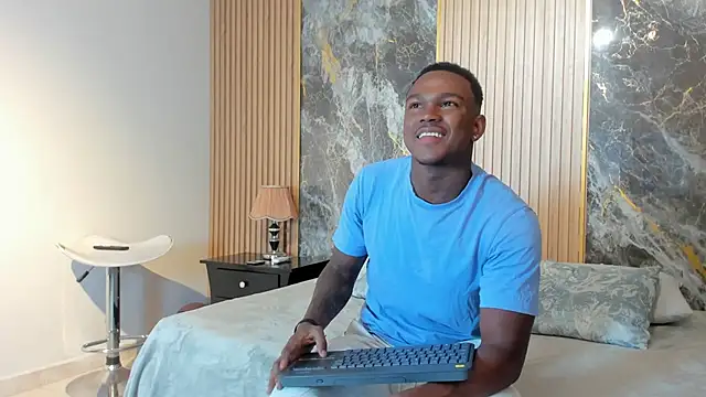 Snapshot of Troykhalil chatting on 03-16-25, 01:38 Troykhalil online show from 03-16-25, 01:38