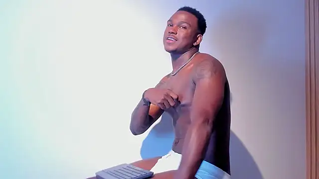 Snapshot of Troykhalil chatting on 03-19-25, 02:05 Troykhalil online show from 03-19-25, 02:05