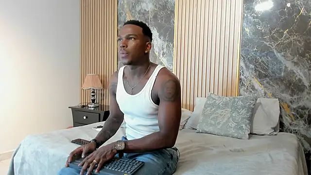 Snapshot of Troykhalil chatting on 03-21-25, 08:18 Troykhalil online show from 03-21-25, 08:18