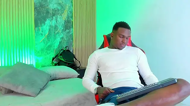 Snapshot of Troykhalil chatting on 09-24-25, 08:34 Troykhalil online show from 09-24-25, 08:34