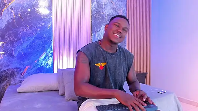 Snapshot of Troykhalil chatting on 10-14-25, 09:37 Troykhalil online show from 10-14-25, 09:37