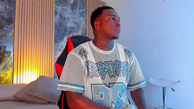 Snapshot of Troykhalil chatting on 10-26-25, 06:08 Troykhalil online show from 10-26-25, 06:08