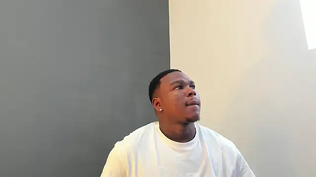 Snapshot of Troykhalil chatting on 12-05-25, 08:27 Troykhalil online show from 12-05-25, 08:27