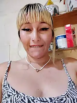 florecita9 online show from 02-21-25, 11:43