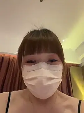 Lucky-Anna001 online show from 05-13-26, 01:30