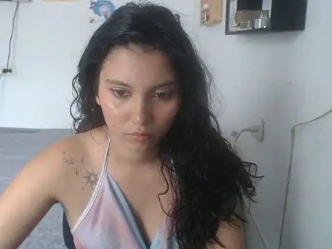 HannaKlein online show from 11-18-25, 06:01