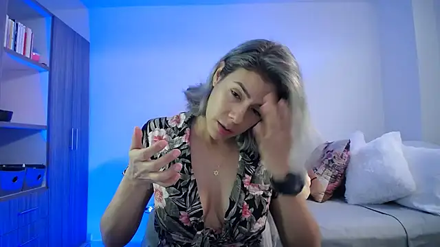 candydowson1 online show from 04-05-26, 02:36