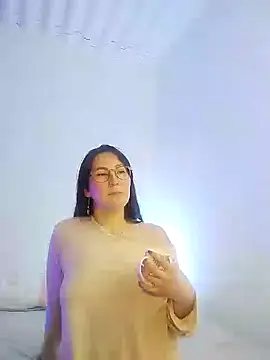 Elle Lee  online show from 12-06-24, 02:13