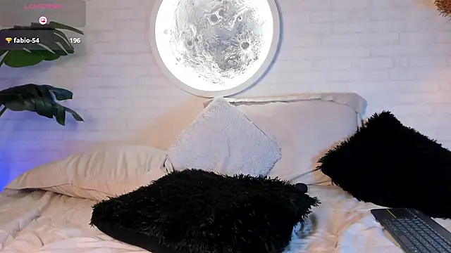 Snapshot of Elise_Diamond chatting on 02-11-25, 04:55 Elise Diamond online show from 02-11-25, 04:55