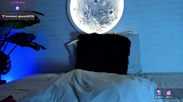 Snapshot of Elise_Diamond chatting on 03-01-25, 05:27 Elise Diamond online show from 03-01-25, 05:27