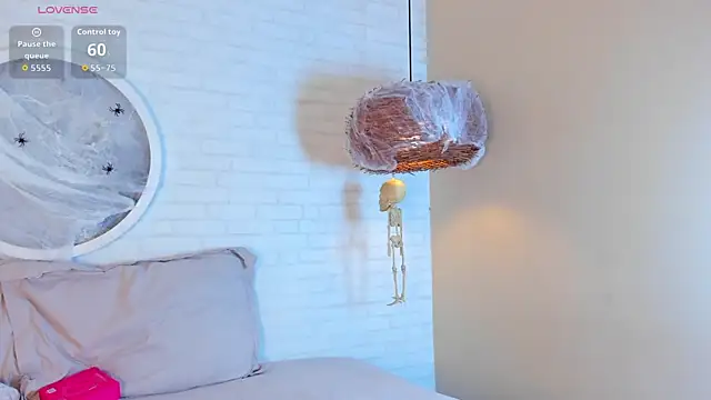 Snapshot of Elise_Diamond chatting on 10-18-25, 11:27 Elise Diamond online show from 10-18-25, 11:27