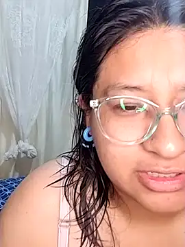 Snapshot of sarah12333 chatting on 06-19-26, 04:50 sarah12333 online show from 06-19-26, 04:50