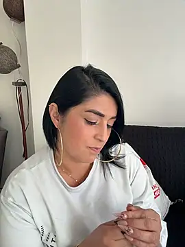 karenlennox1 online show from 03-26-26, 10:15