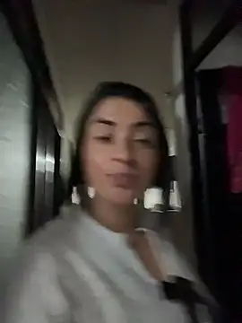 karenlennox1 online show from 04-10-26, 12:27