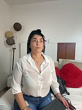 karenlennox1 online show from 05-10-26, 06:02