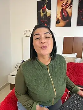 karenlennox1 online show from 06-12-26, 11:46