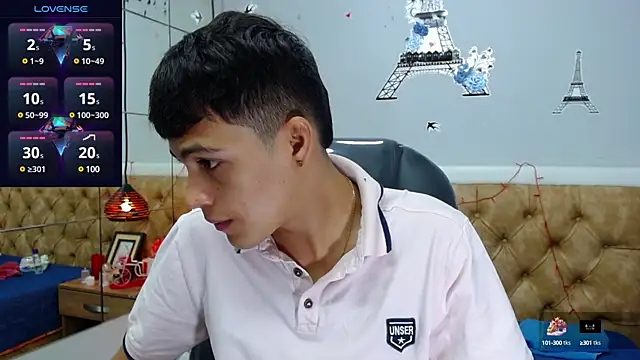 Snapshot of SkinnyBoy_ chatting on 01-26-25, 12:33 SkinnyBoy online show from 01-26-25, 12:33