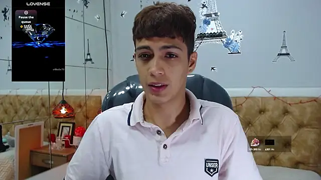 Snapshot of SkinnyBoy_ chatting on 02-12-25, 12:33 SkinnyBoy online show from 02-12-25, 12:33