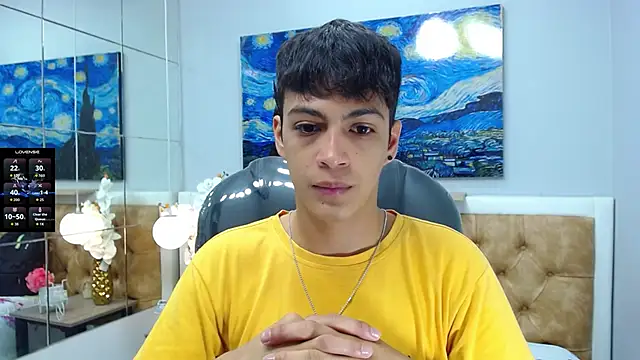 Snapshot of SkinnyBoy_ chatting on 09-28-25, 12:32 SkinnyBoy online show from 09-28-25, 12:32