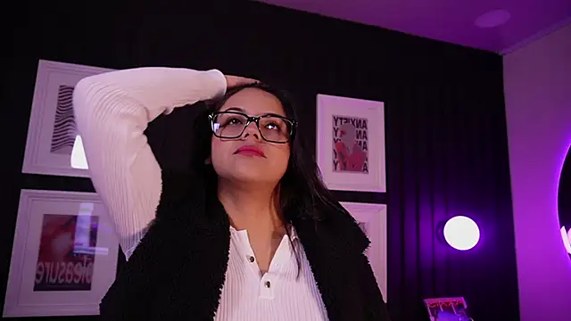 Sophia wilsonn  online show from 03-12-26, 10:32