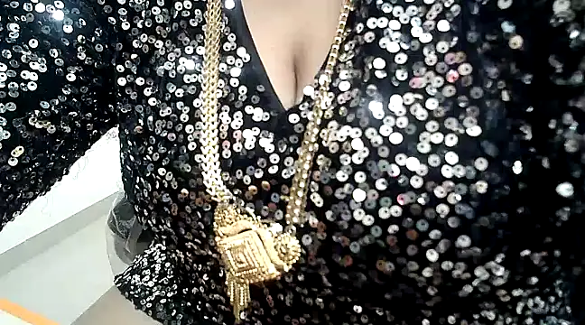 hot pavitra online show from 01-31-25, 06:14