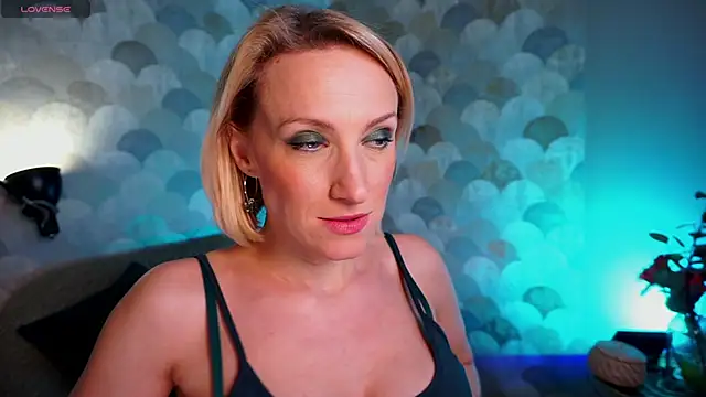 UmaTruewoman online show from 12-11-24, 09:19