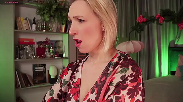 UmaTruewoman online show from 01-03-25, 05:39