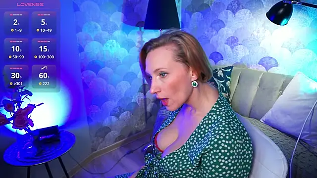 UmaTruewoman online show from 09-18-25, 06:15