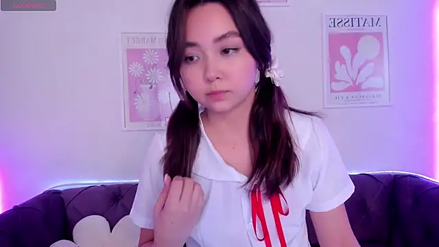 Snapshot of Fluffy_Rose chatting on 01-19-25, 07:57 Fluffy Rose online show from 01-19-25, 07:57