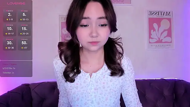 Snapshot of Fluffy_Rose chatting on 02-08-25, 11:33 Fluffy Rose online show from 02-08-25, 11:33