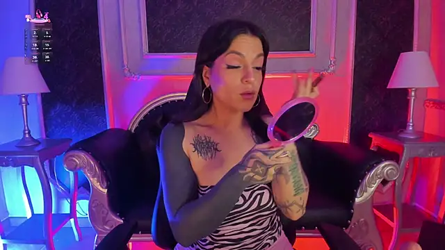 Snapshot of MeganDraco_ chatting on 05-20-26, 01:06 MeganDraco online show from 05-20-26, 01:06