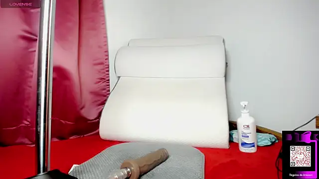 Snapshot of Tamaraa_wet chatting on 04-29-26, 03:54 Tamaraa wet online show from 04-29-26, 03:54