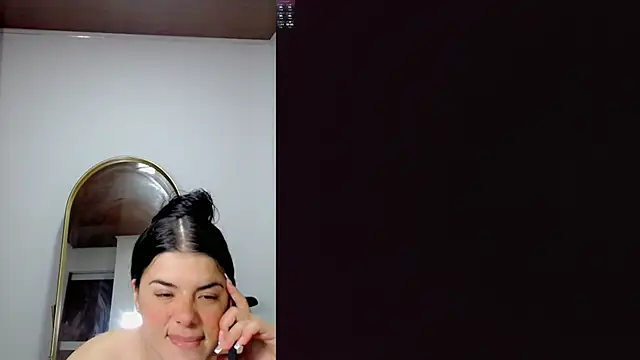 Snapshot of Tamaraa_wet chatting on 06-27-26, 03:55 Tamaraa wet online show from 06-27-26, 03:55