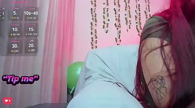 bonnie moon  online show from 02-12-25, 11:20