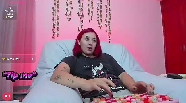 bonnie moon  online show from 02-18-25, 10:58