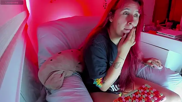 bonnie moon  online show from 09-24-25, 05:49