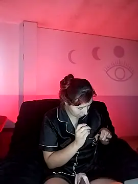 bonnie moon  online show from 10-20-25, 09:48